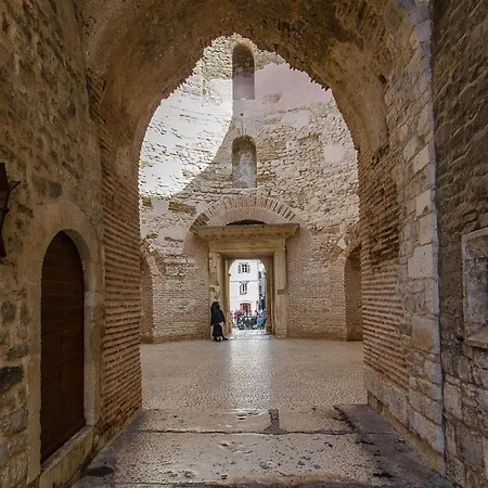 Near Bacvice Apartment *